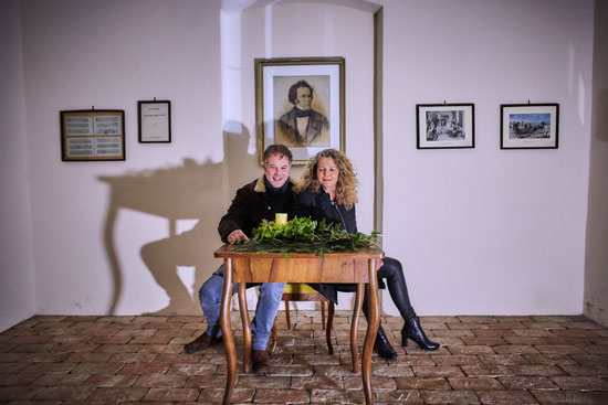 Daniel Prohaska, Johanna Doderer im Schuberthäuschen, in das sich der Komponist während seiner Aufenthalte in Atzenbrugg zum Komponieren zurückzog ©Foto: Franz Gleiß